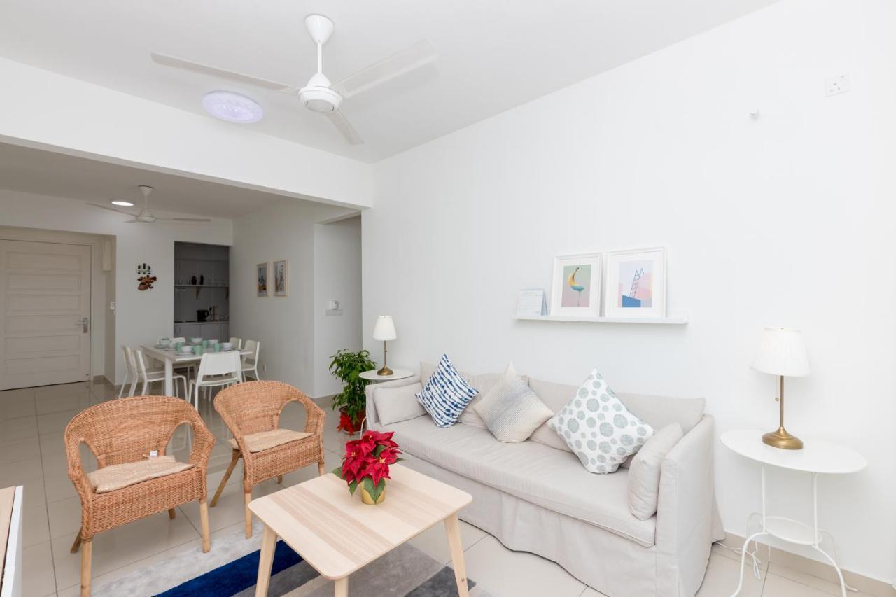 White Lagom Scandinavian House, By Sanguine Appartamento Tanjung Tokong Esterno foto