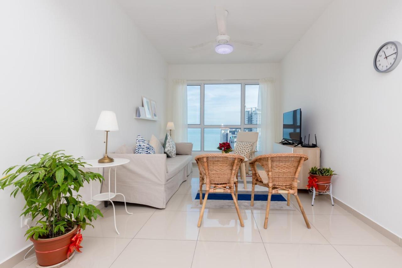 White Lagom Scandinavian House, By Sanguine Appartamento Tanjung Tokong Esterno foto