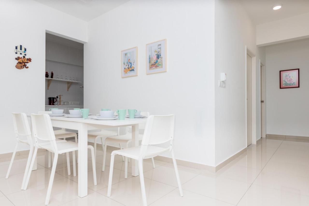 White Lagom Scandinavian House, By Sanguine Appartamento Tanjung Tokong Esterno foto